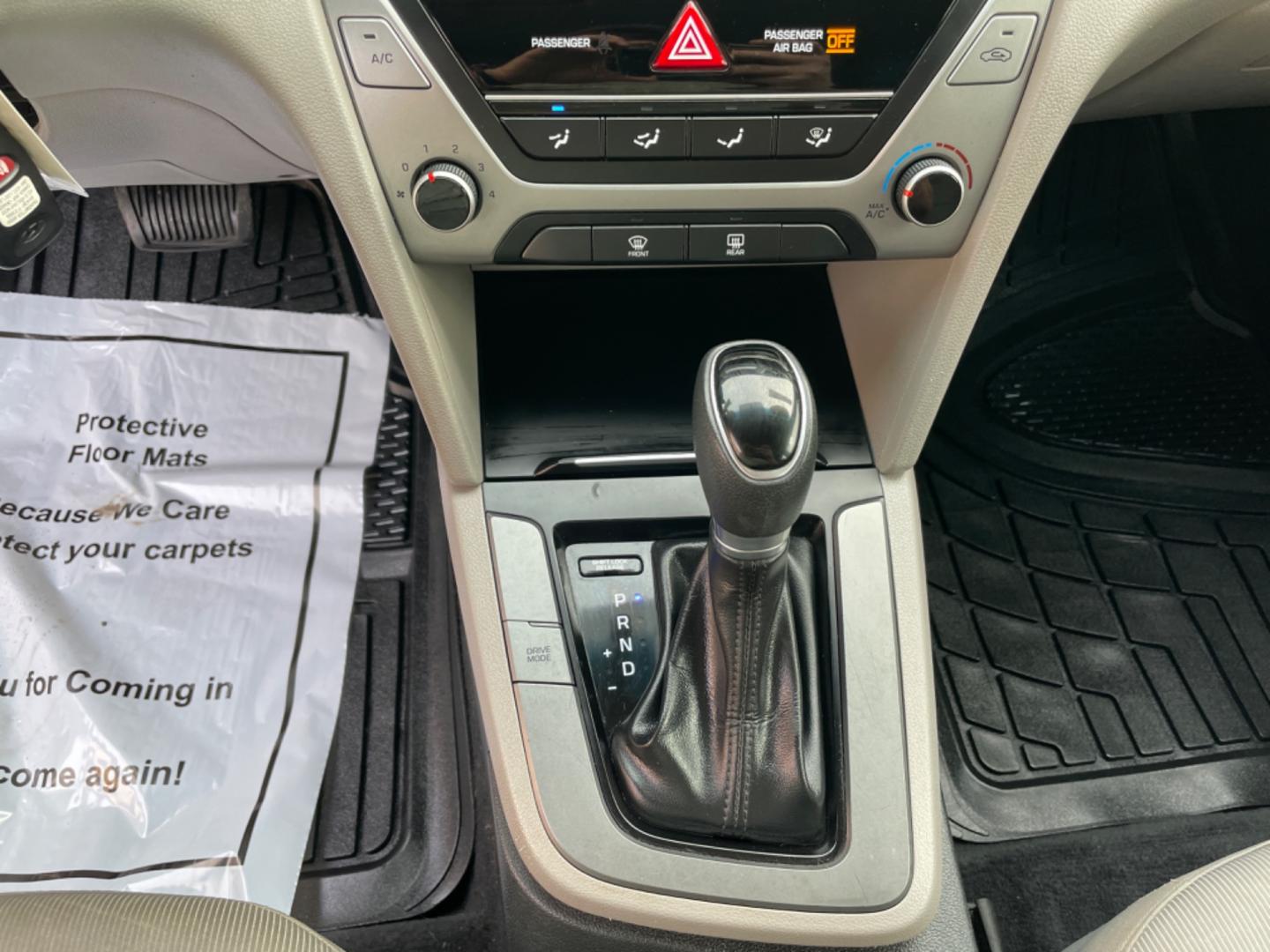 2018 Silver Hyundai Elantra (5NPD84LFXJH) with an 4-Cyl, 2.0 Liter engine, Auto, 6-Spd Shiftronic transmission, located at 8008 Warden Rd, Sherwood, AR, 72120, (501) 801-6100, 34.830078, -92.186684 - Photo#15